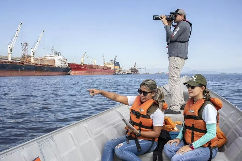Monitoramento ambiental no Porto de Paranaguá. (Foto: Portos do Paraná)