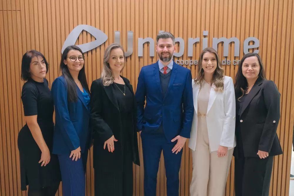 Equipe da Uniprime Pioneira durante a inauguração da nova agência em Cascavel, marcando um novo capítulo de crescimento e proximidade com os cooperados. (Foto: Assessoria/Uniprime)