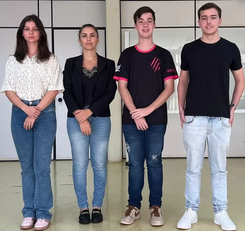 Amanda Luisa Kunast Krummenauer, Emanuellen Andressa de Oliveira Silvestro, Matheus Henrique Strenske e Leonardo Lunkes Reffatti compõe a nova diretoria do Conjuve. (Foto: Assessoria/Prefeitura Municipal)