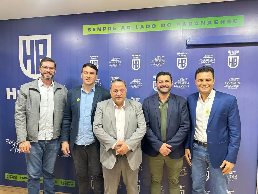 O prefeito rondonense ao lado de outras lideranças políticas da região. (Foto: Divulgação)