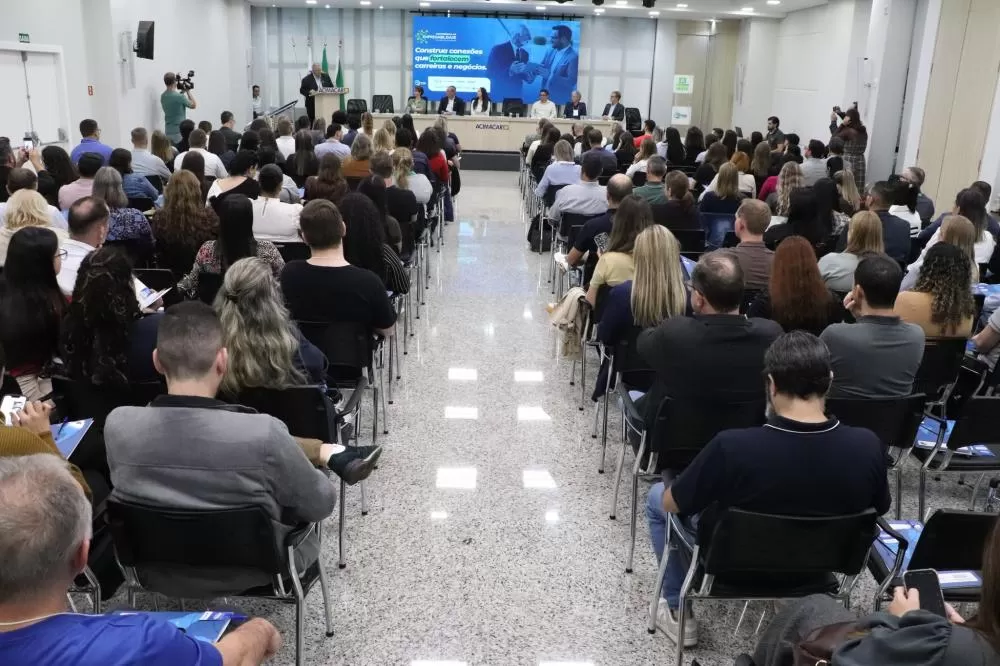 Especialistas e autoridades discutem soluções para a rotatividade e o futuro do trabalho na 2ª Conferência de Empregabilidade do Oeste. (Fotos: Assessoria/Prefeitura)