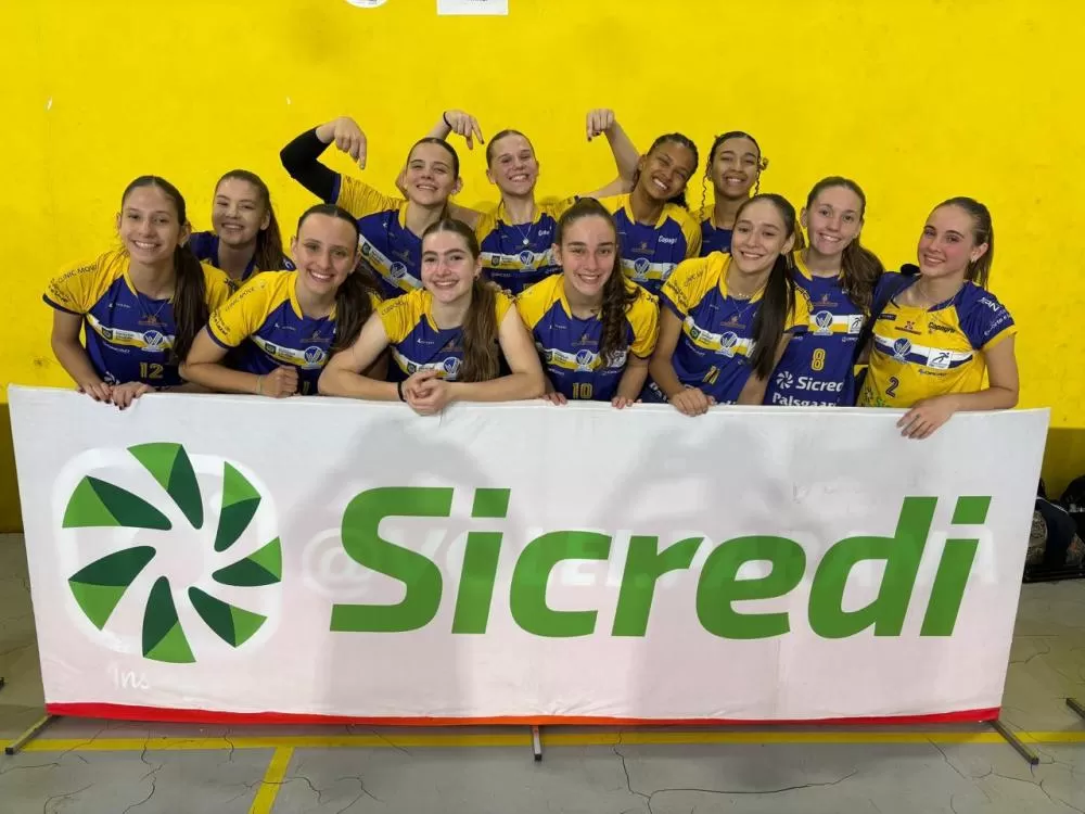 Equipe do Colégio Martin Luther/Prefeitura de Marechal Cândido Rondon representa com orgulho a cidade na Copa Marechal de Vôlei Feminino, que reúne times nacionais e internacionais em uma grande celebração do esporte. (Foto: Divulgação)