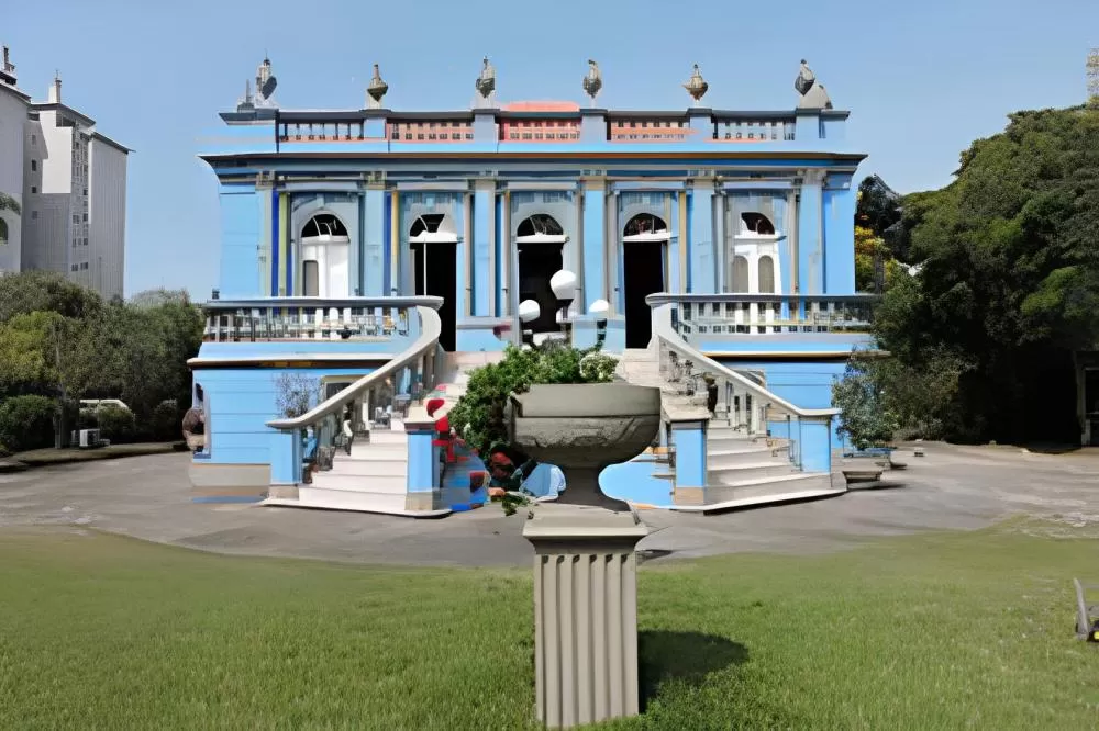 Palacete dos Leões, em Curitiba, é palco de exposições que valorizam a arte contemporânea e o acesso gratuito à cultura. (Foto: AEN)