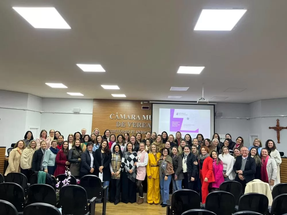 Mulheres presentes no encontro Protagonismo Feminino em Santa Helena. (Foto: Kerli Unser)