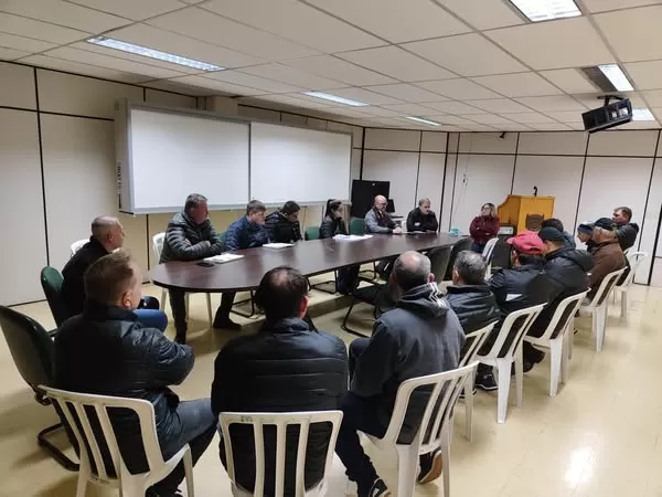 Reunião no auditório da prefeitura definiu as tarifas e regras para os estacionamentos da Expo Rondon 2025.