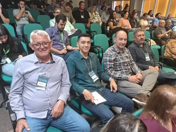 Servidores do SAAE durante o 1º Encontro Técnico do CISPAR e ORCISPAR sobre Águas Subterrâneas, em Maringá (PR). (Foto: Divulgação)