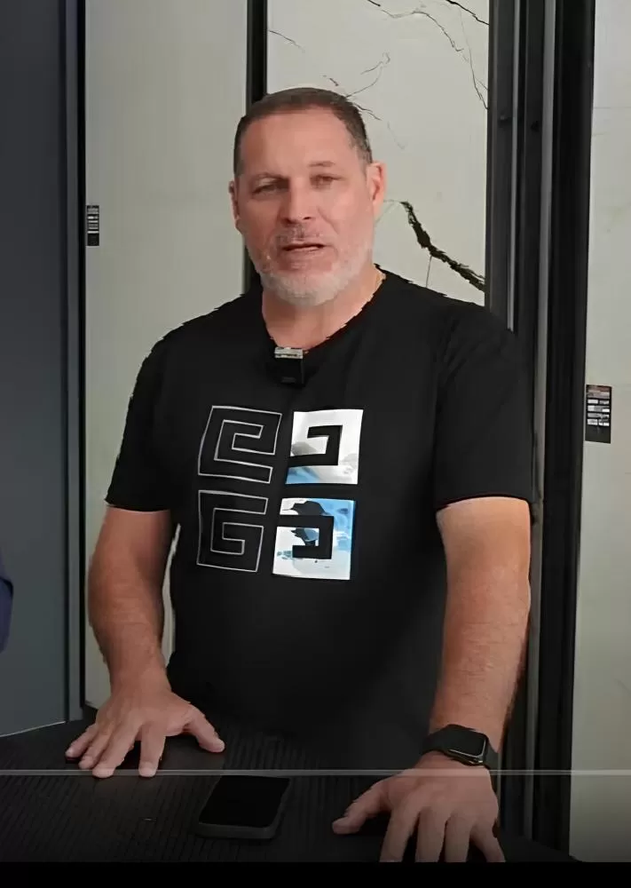 Eliseu dos Reis (Tadeu), vice-presidente de Feiras e Eventos da Acimacar, durante entrevista sobre a Expo Rondon 2025. 