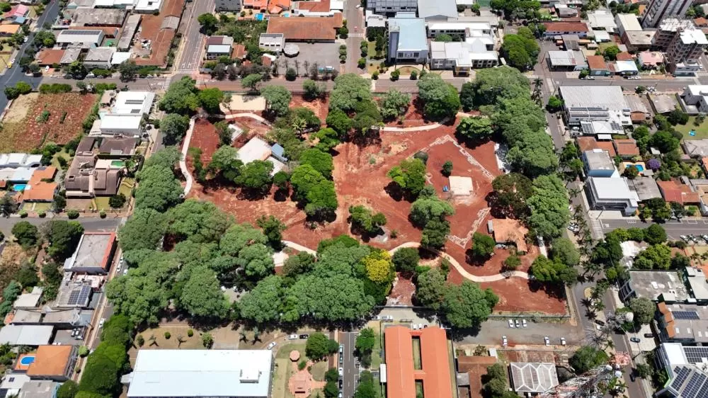 Pela segunda vez a reforma da praça Willy Barth sofre pedido de rescisão contratual. (Foto: Assessoria/Prefeitura Municipal)