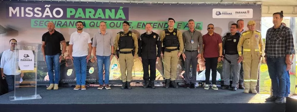 Autoridades civis e militares participam do lançamento da Operação Sinergia II, no lago municipal de Marechal Cândido Rondon.