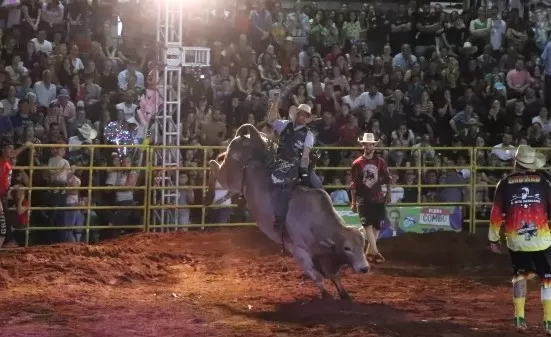A abertura do rodeio foi transferida para amanhã, sexta-feira. (Foto: Assessoria/Prefeitura)