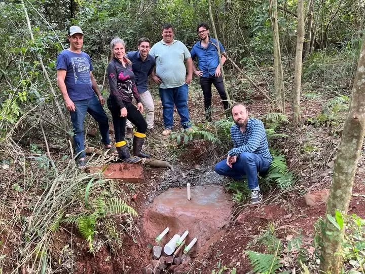 Equipe técnica da Secretaria de Agricultura acompanha obras de recuperação de nascentes em propriedades rurais de Marechal Rondon (Foto: Assessoria)