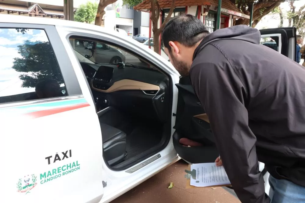 Vistoria garante que táxis em Marechal Rondon operem com segurança e dentro das normas municipais. (Foto: Sandro Mesquita)