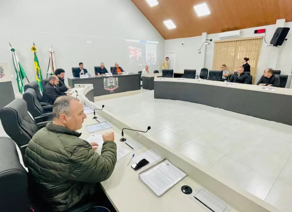 Vereadores aprovam lei que obriga divulgação detalhada de todas as emendas parlamentares recebidas pelo município. (Foto: Assessoria)