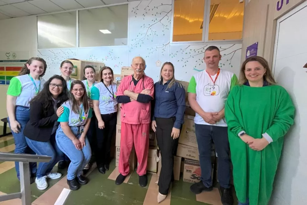 Doação da Primato ao Projeto Pequeno Amor leva esperança e reforça o cuidado com recém-nascidos da UTI Neonatal do Hospital Bom Jesus, em Toledo. (Foto: Assessoria)