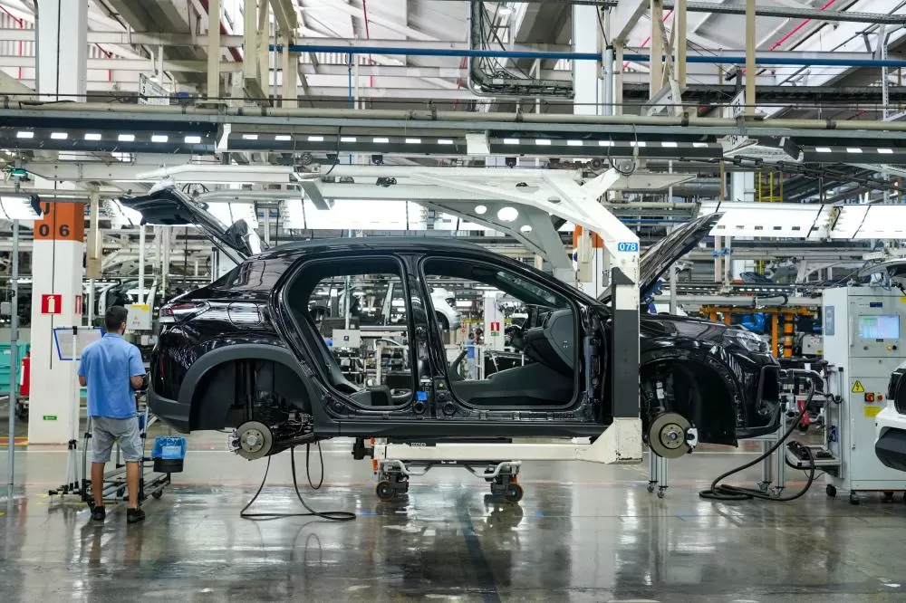 de montagem da Volkswagen no Brasil simboliza a força da indústria automotiva e os investimentos em inovação que serão tema da palestra de Ciro Possobom no IBEF Paraná. (Foto: Divulgação)