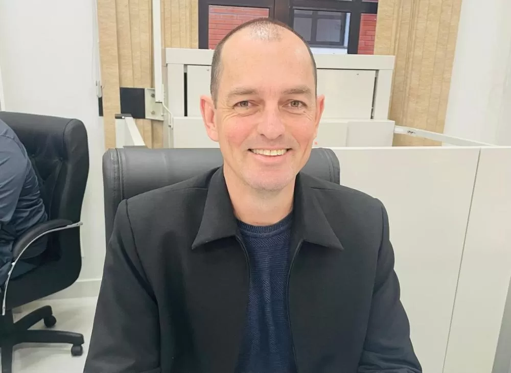 Vereador Suko apresentou requerimentos e indicação que abordam infraestrutura, esporte e políticas sociais na sessão da Câmara. (Foto: Assessoria)