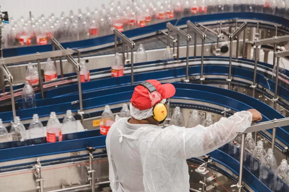 Campanha “Feita com todo o Brasil” mostra histórias reais de brasileiros impactados pela cadeia produtiva da Coca-Cola. (Foto: Divulgação Coca-Cola Brasil)