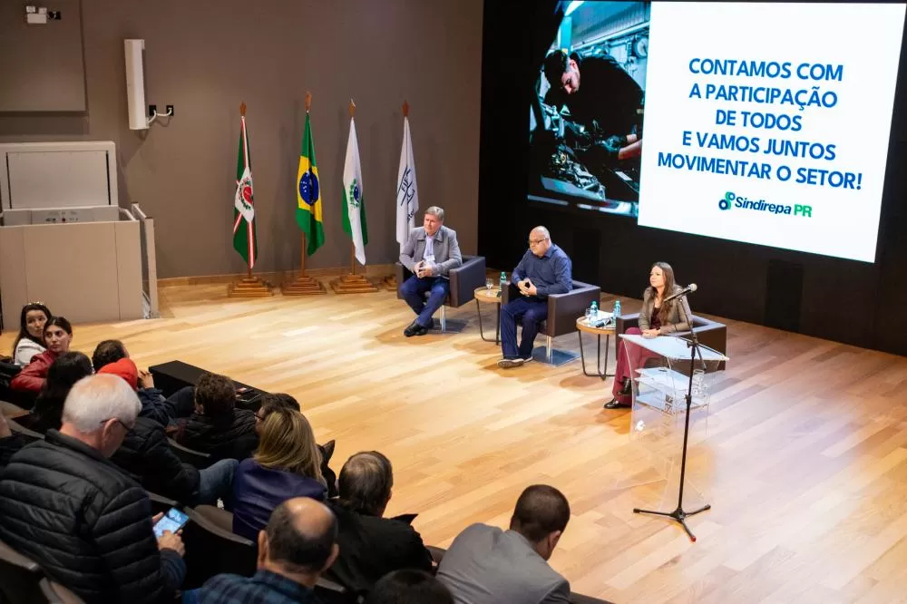 Lançamento da campanha “Revisão Premiada”, parceria entre Sindirepa/PR e ACP, reuniu lideranças e entidades do setor automotivo em Curitiba.