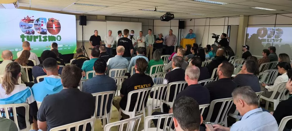 Lançamento do Ecoturismo 2025 no Paço Municipal reúne poder público, entidades e patrocinadores e confirma Porto Mendes como palco da abertura da temporada de verão. (Foto: João Livi)