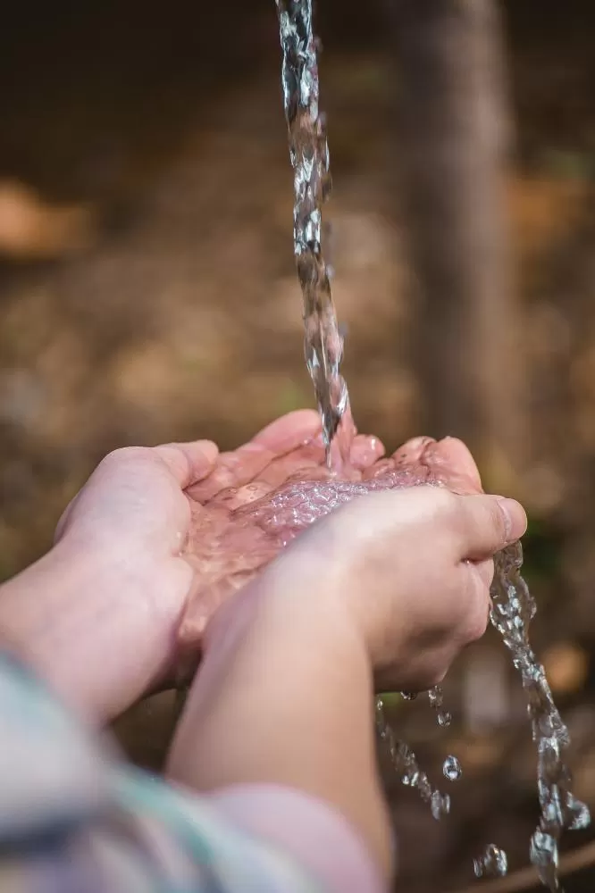 Mesmo com chuvas abaixo da média, SAAE mantém abastecimento em Marechal Cândido Rondon e reforça apelo à população por uso consciente da água. (Foto: Freepik)