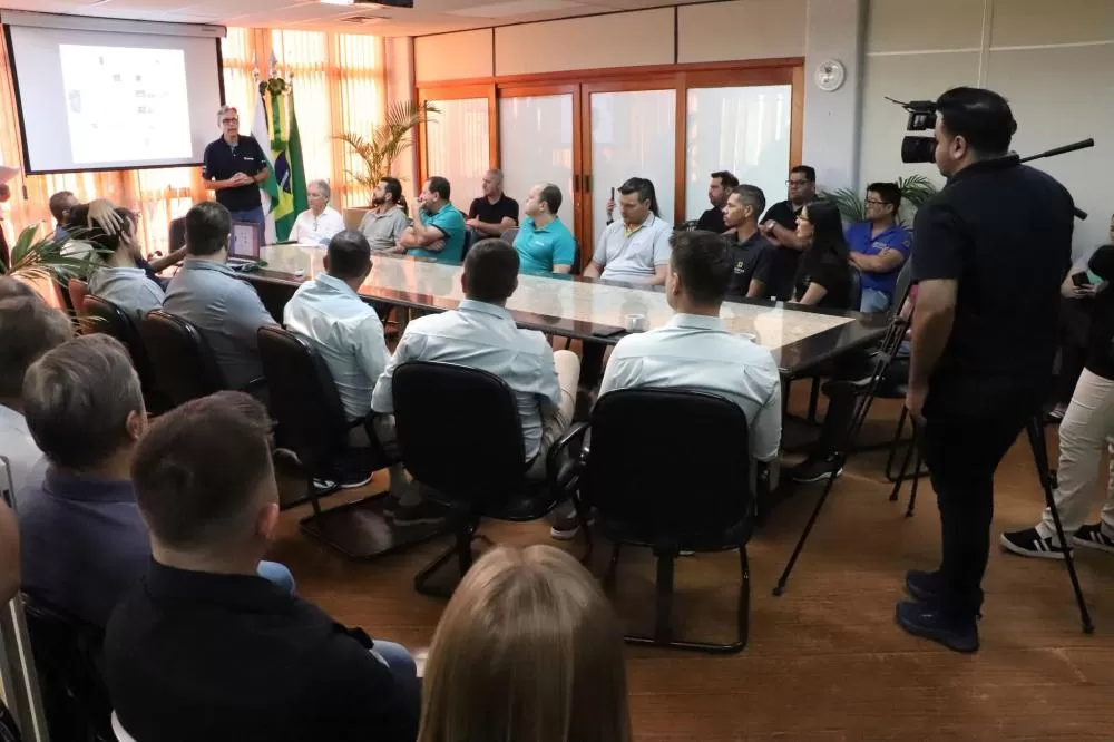 Autoridades e comunidade prestigiaram o lançamento da 1ª Expo Construção de Marechal Cândido Rondon.Autoridades e comunidade prestigiaram o lançamento da 1ª Expo Construção de Marechal Cândido Rondon. (Foto: Assessoria)