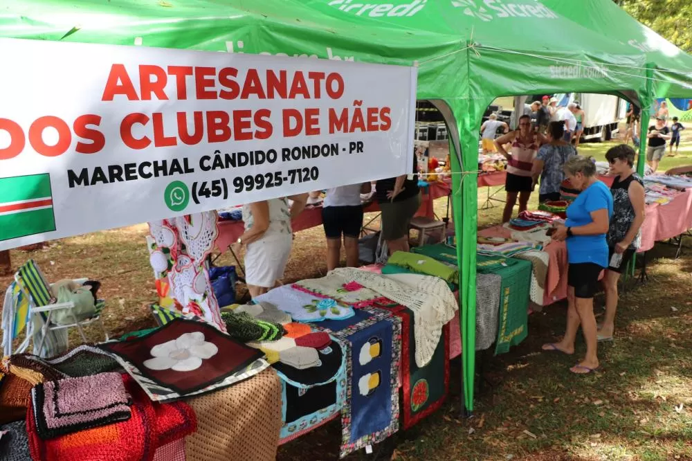 Feira de artesanato na Pesca Marechal reúne trabalhos manuais produzidos por artesãs dos Clubes de Mães, valorizando o talento local e oferecendo peças exclusivas ao público em Porto Mendes. (Foto: Assessoria)