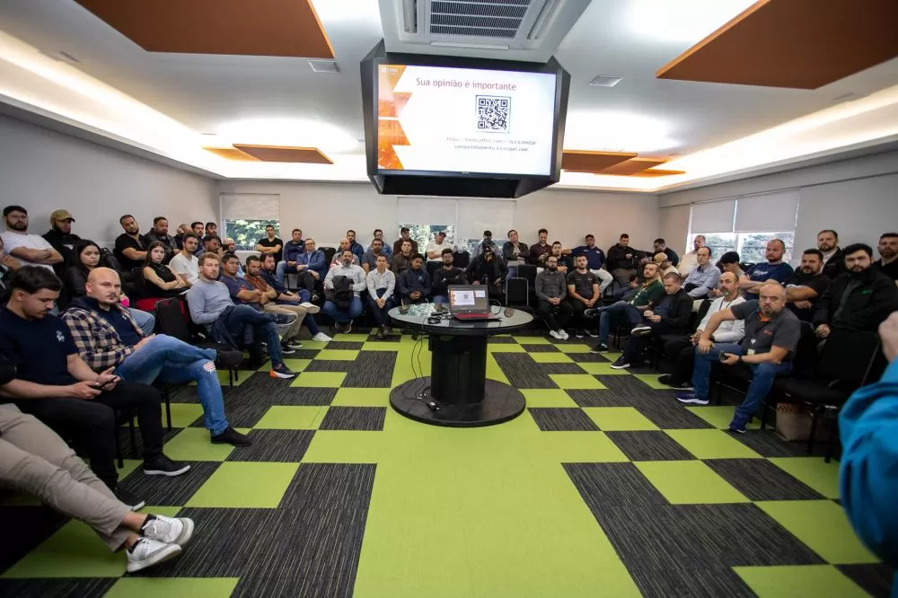 Copel reúne operadoras em Curitiba e reforça compromisso com a segurança no compartilhamento de redes. (Foto: JP Gomes/Copel): 