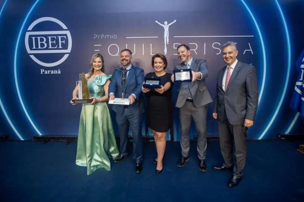 Vencedor e homenageados do Prêmio Equilibrista 2024 Divulgação/Motiva. (Foto: Fredi Fotos)