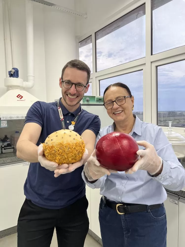 Kennidy Bortoli representa o Biopark Educação no Mondial du Fromage, na França, com três novos queijos autorais. (Foto: Divulgação/Biopark)