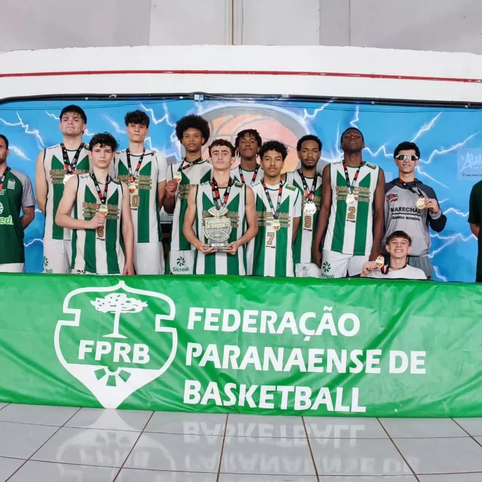 Equipe Sub-18 da ACB de Marechal Cândido Rondon comemora título invicto no Campeonato Paranaense de Basquete 2025, em Toledo. (Foto: Divulgação)
