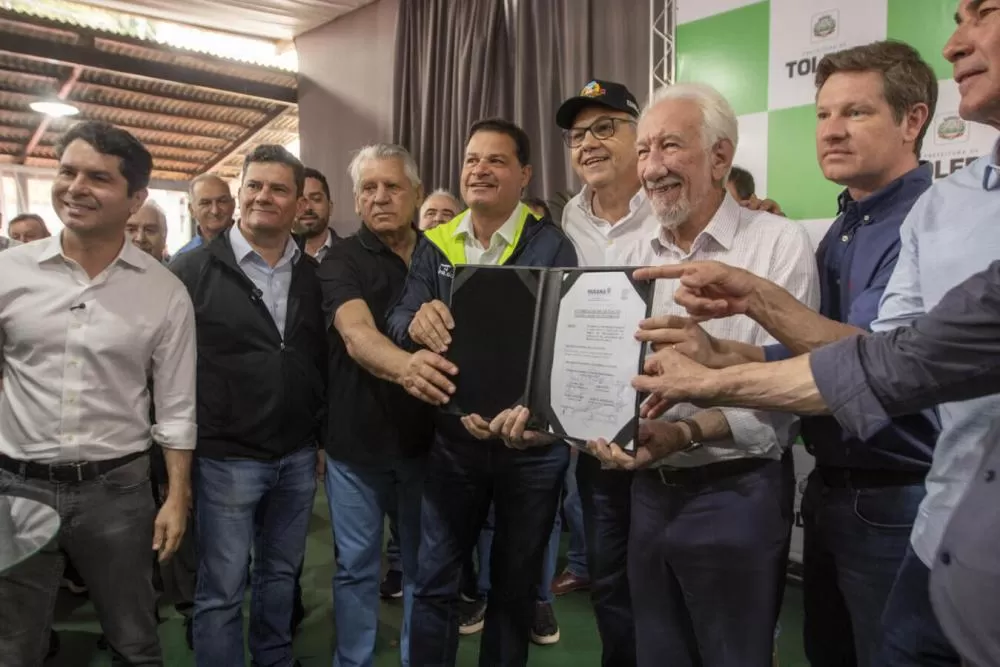 Toledo foi o cenário do anúncio de R$ 200 milhões para a nova rodovia em concreto até Assis Chateaubriand, beneficiando também Tupãssi e toda a região. (Foto: Divulgação)