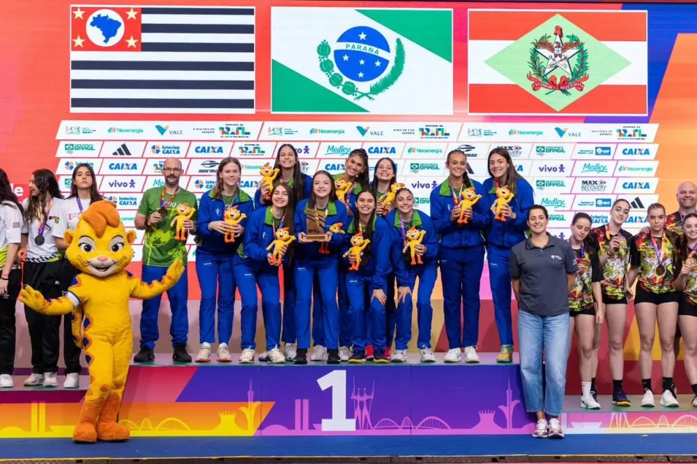 Seleção do Paraná treinou em Marechal Cândido Rondon e conquistou o bicampeonato no vôlei feminino dos Jogos da Juventude em Brasília. (Fotos: Abelardo Mense Jr/COB)