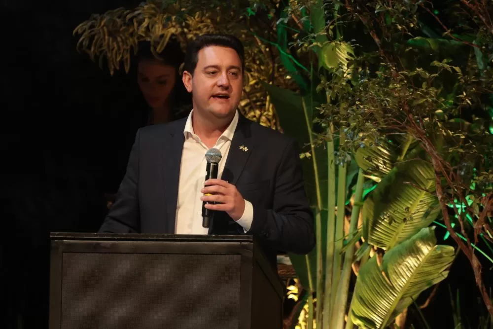 Governador do Paraná, Ratinho Jr., é cotado pelo Centrão como possível candidato à Presidência em 2026. (Foto: Geraldo Bubniak/AEN)