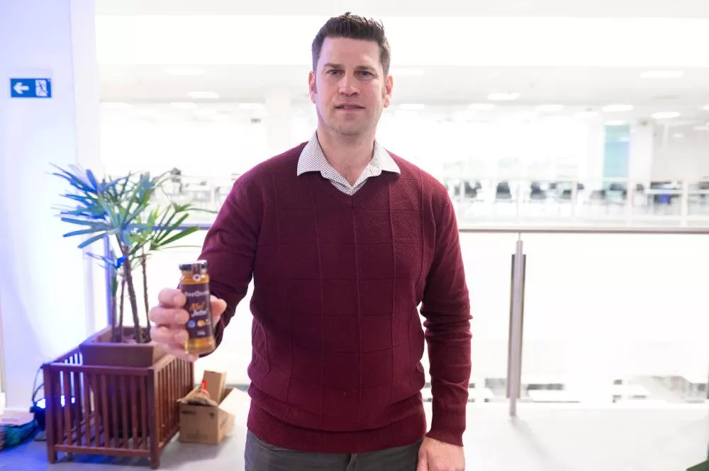 Representantes da Coofamel marcaram presença no Fórum Origens Paraná, levando o Mel do Oeste do Paraná como um dos produtos certificados que reforçam a identidade e a força das Indicações Geográficas do estado. (Foto? Divulgação)