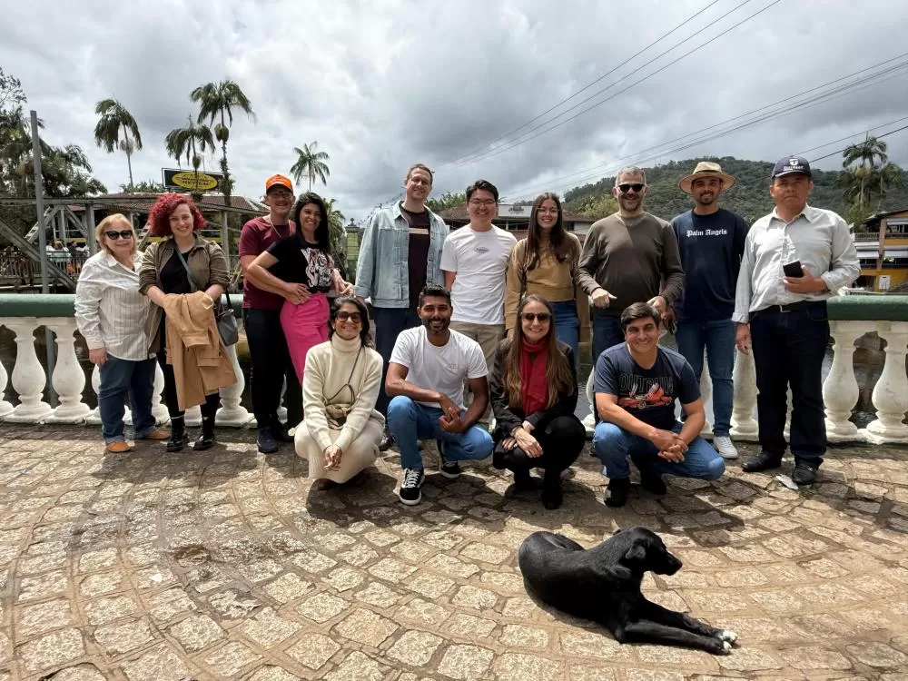 Delegação do Fórum Origens Paraná em missão técnica ao litoral: jornalistas e produtores vivenciam as Indicações Geográficas de Morretes e Antonina (27/09). (Foto: Jorge Camargo)
