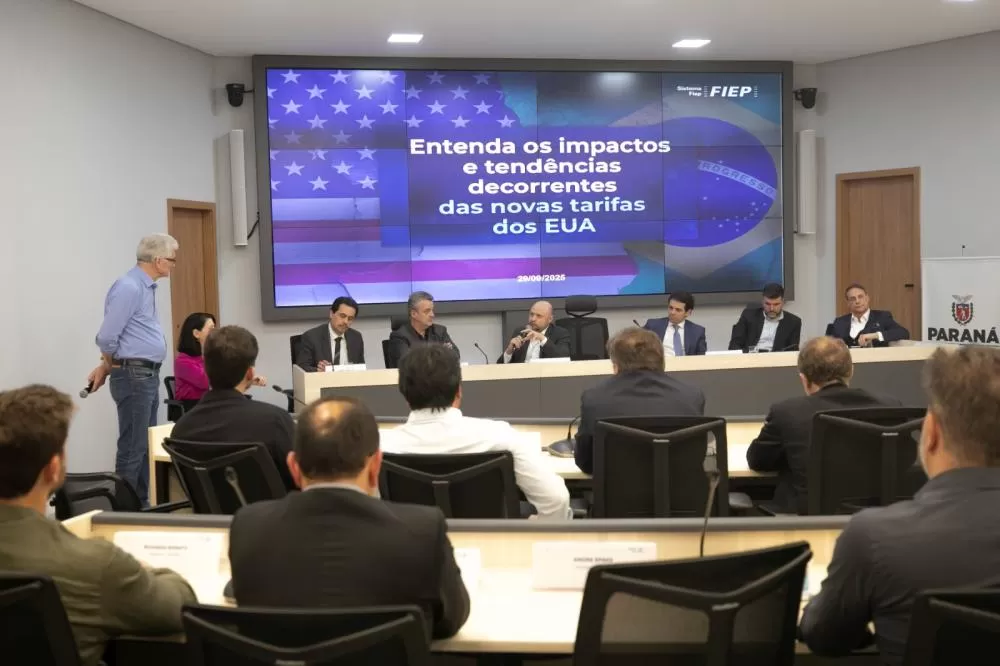 Reunião entre Fiep, empresários da indústria madeireira e governo estadual discute medidas emergenciais contra tarifaço dos EUA. (Foto: Divulgação)