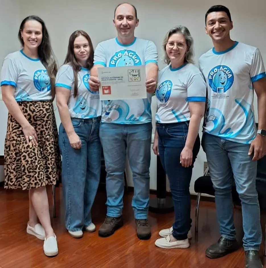 Equipe do SAAE de Marechal Cândido Rondon recebe o Selo de Impacto do Instituto ODS pelo Projeto ProÁgua. (Foto: Divulgação/SAAE)