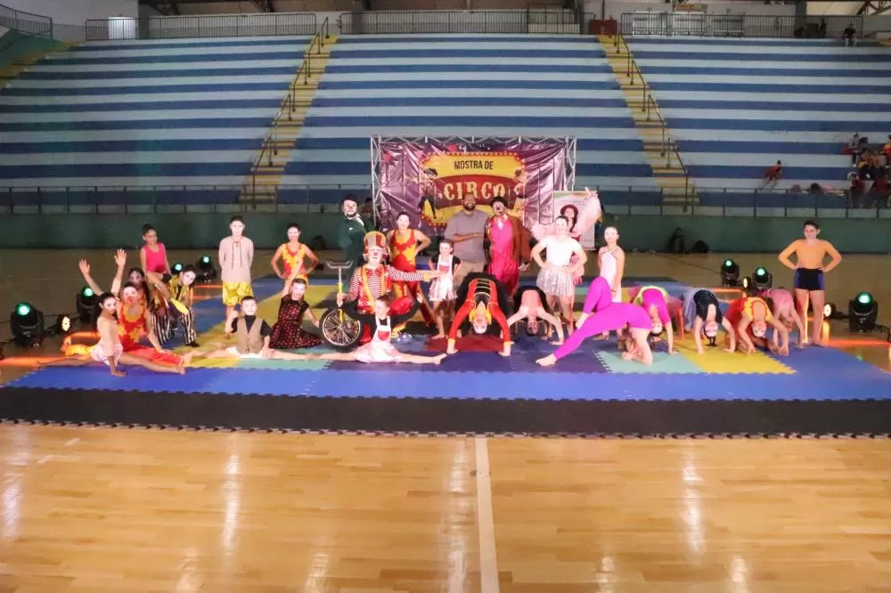 Espetáculos da 5ª Mostra de Circo encantaram o público no Ginásio Ney Braga, em Marechal Cândido Rondon. (Fotos: Divulgação/Prefeitura)