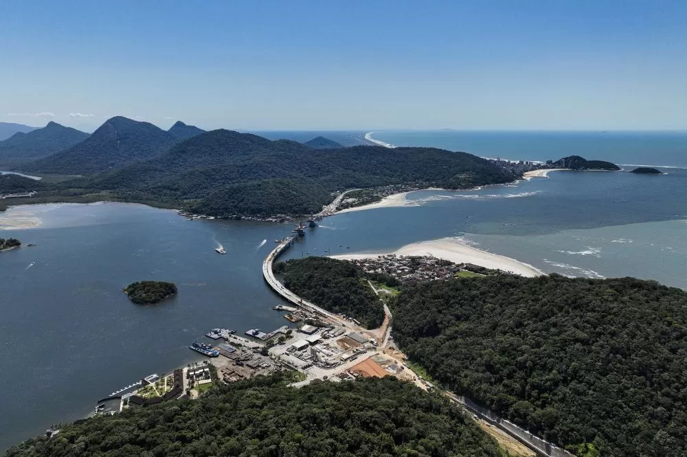 Ponte de Guaratuba e duplicações rodoviárias estão entre as obras previstas no PLOA 2026, que destina R$ 7,1 bilhões em investimentos no Paraná. (Foto: Arnaldo Neto?AEN)