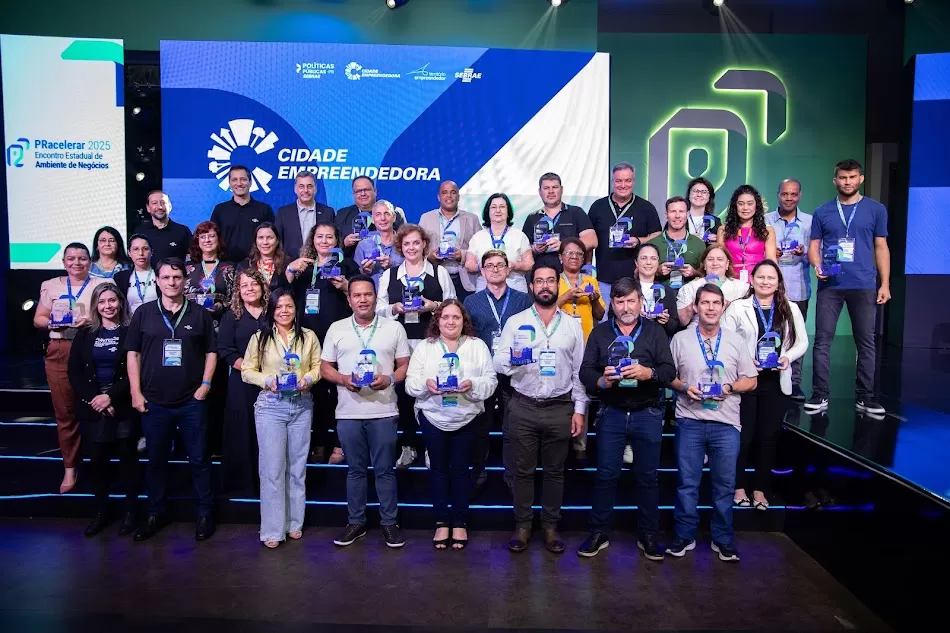 Participantes do PRacelerar 2025 durante o reconhecimento dos municípios em Foz do Iguaçu. (Foto: Jean Pavão/Camila Pauleski)