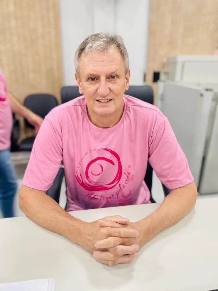 Da fazenda à escola: cadeia do leite, açudes e ponto de ônibus entram no radar do vereador Carlinhos Silva. (Foto? Divulgação/Câmara Municipal)