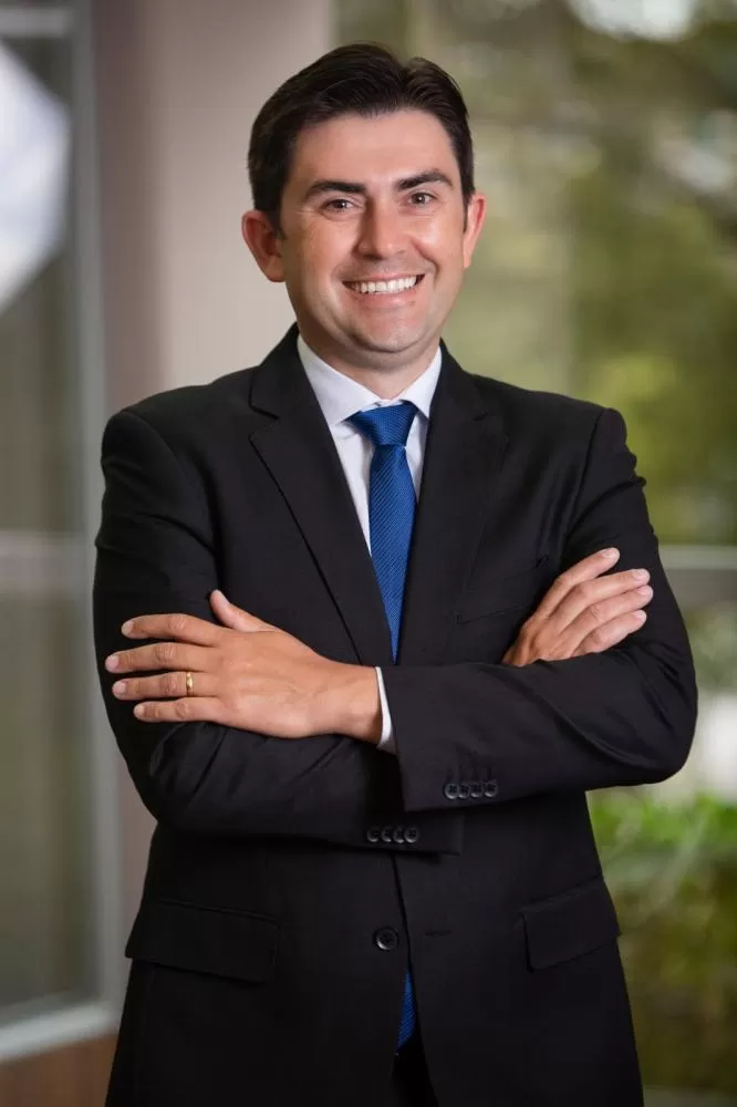 Fernando Fenner, presidente da Sicredi Aliança PR/SP, é homenageado com o título de Cidadão Honorário de Barretos em sessão solene na Câmara Municipal, com destaque da classe empresarial local. (Foto: Divulgação/Sicredi)