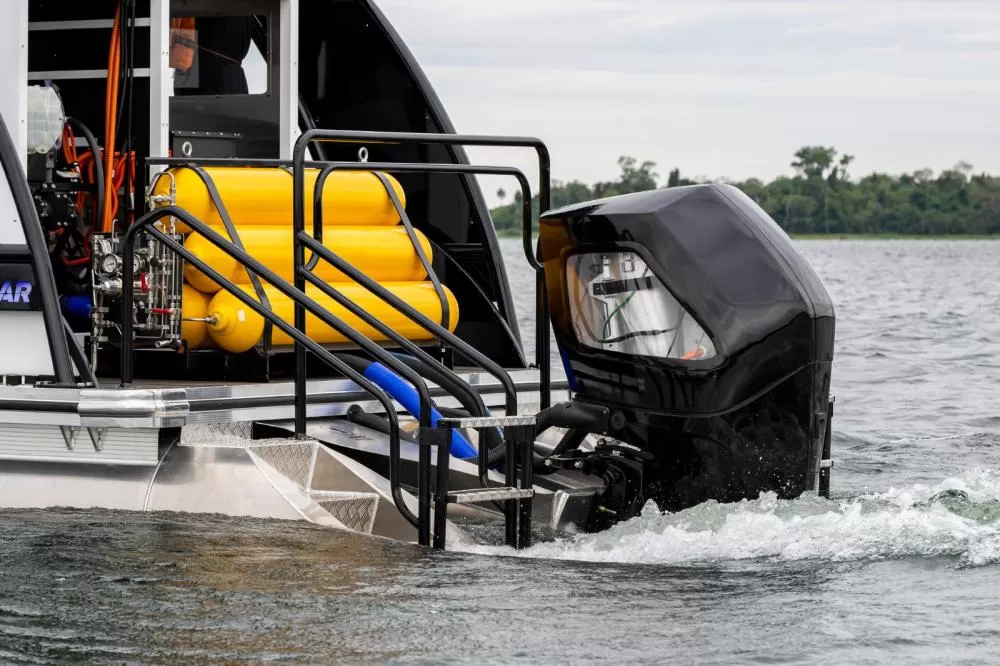 Itaipu Binacional e Itaipu Parquetec apresentam o primeiro barco brasileiro movido 100% a hidrogênio verde - símbolo da inovação e da transição energética sustentável. (Foto: William Brisida/Itaipu Binacional)