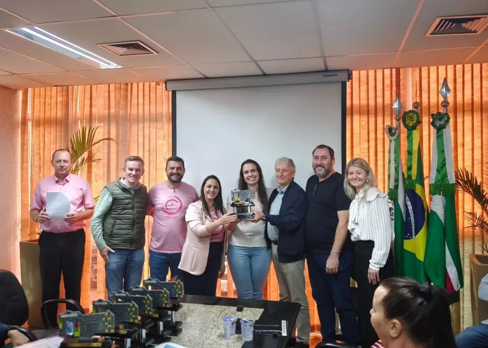 Angela Botelho, ao centro, falou em nome do GTEA. (Foto: DIvulgação)