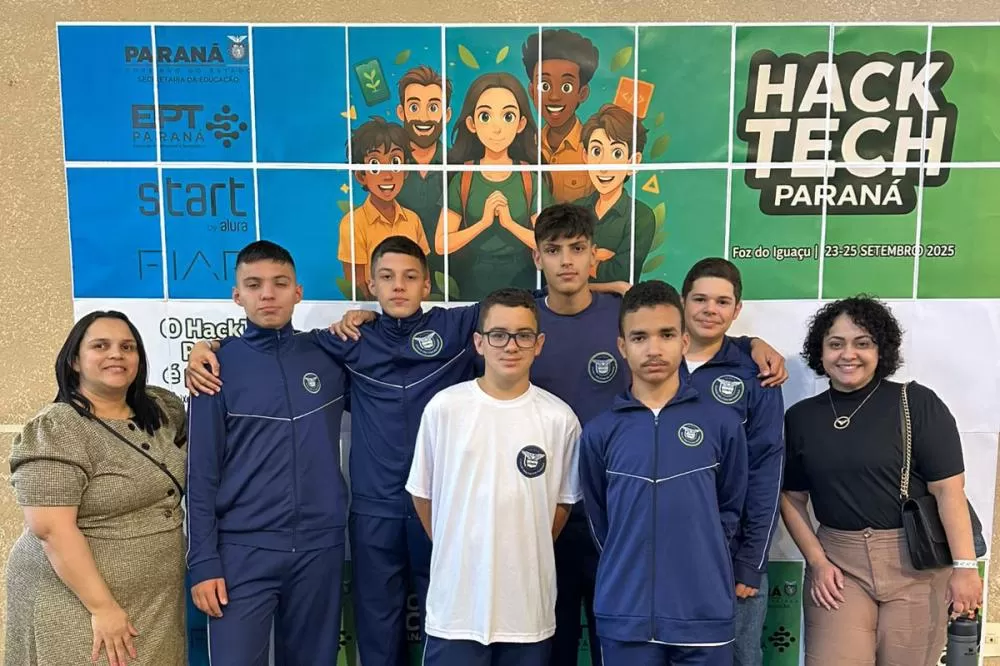 Equipe do Colégio Cívico-Militar Darcy José Costa, de Campo Mourão, desenvolveu o “Laranjix”, cimento feito com casca de laranja que alia inovação, sustentabilidade e aprendizado técnico na prática. (Foto: Divulgação/SEED)