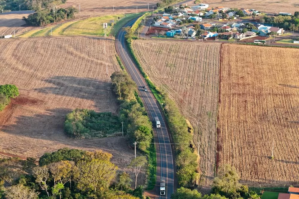 Trecho entre Marechal Cândido Rondon e Guaíra será totalmente duplicado, com novos viadutos, marginais e ponte sobre o Rio Guaçu. (Foto: Geraldo Bubniak/AEN)
