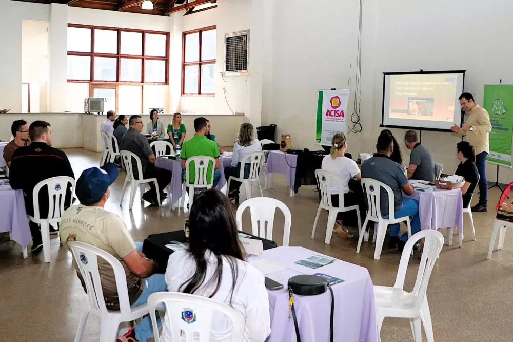 Rodada de Negócios reuniu empreendedores e expositores no Balneário Terra das Águas, integrando a programação da Expo Santa Helena 2025. (Foto: Divulgação/Acisa)