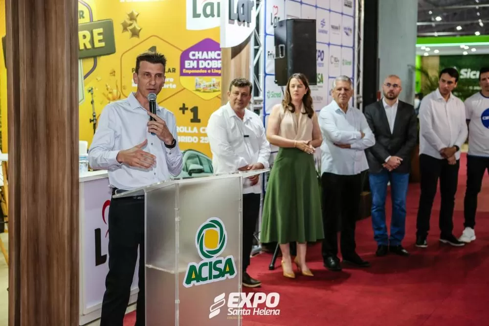 Presidente da Acisa, Rogério Volpi, anuncia que a próxima Expo Santa Helena será realizada em 2027, decisão alinhada ao planejamento estratégico da entidade para fortalecer ações e novos projetos. (Foto: Divulgação/Acisa)