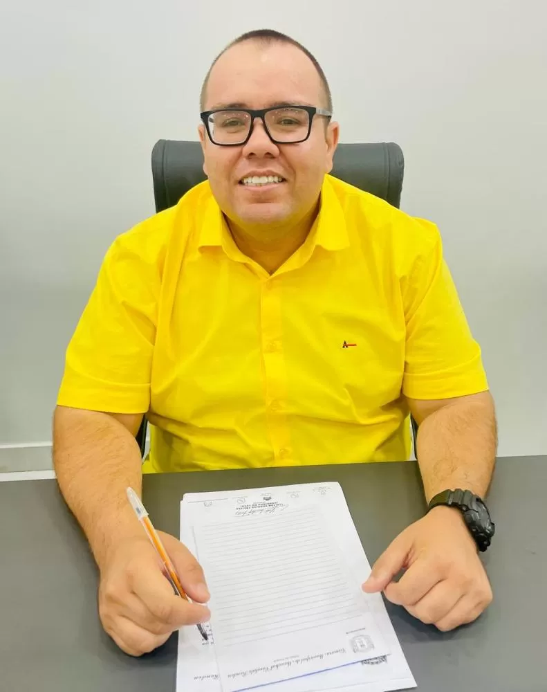 Vereador Cleiton Freitag (Gordinho do Suco) durante a sessão ordinária da Câmara de Marechal Cândido Rondon. (Foto: Divulgação/Câmara Municipal)