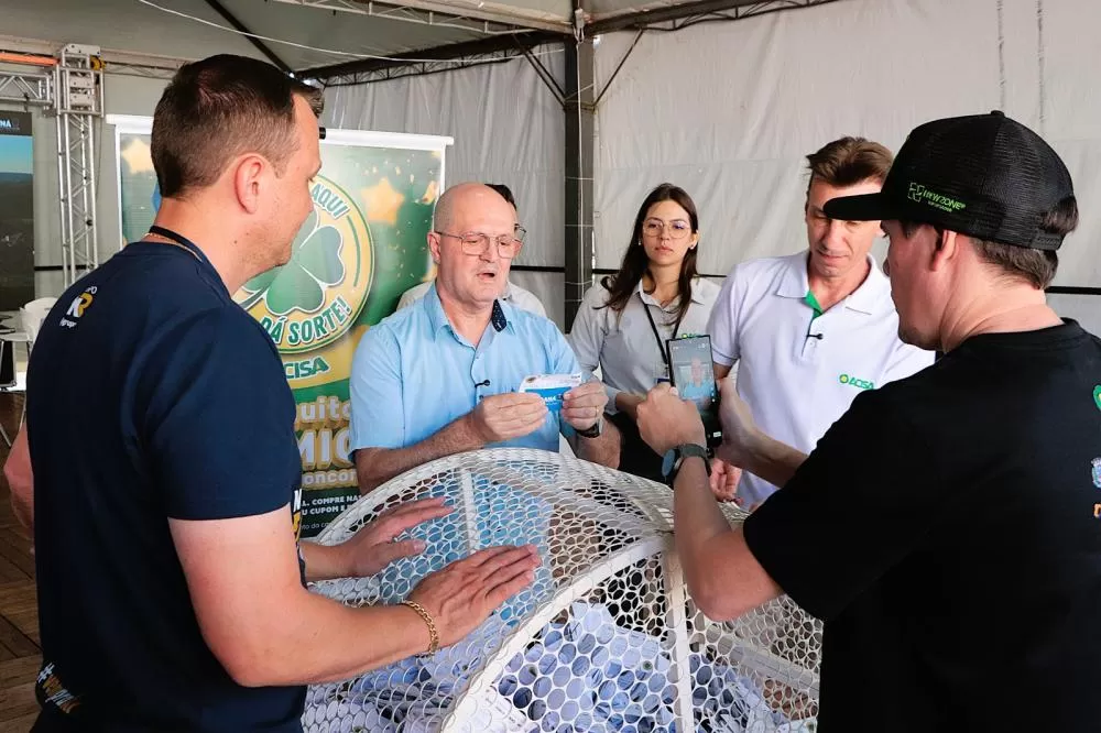 Campanha “Comprar Aqui dá Sorte”, da Acisa, premiou sete consumidores durante a Expo Santa Helena 2025, com sorteio alusivo ao Dia das Crianças. (Foto: Acisa/Divulgação)